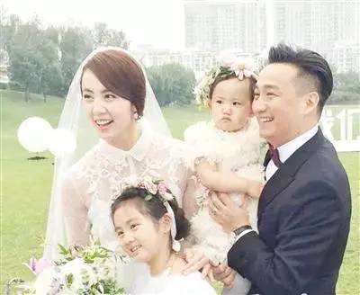 黄磊团队被指抄袭不回,网友讨论黄小厨事件