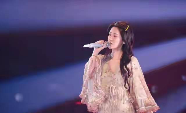 张碧晨《歌手》惨遭垫底淘汰:口碑崩塌全过程