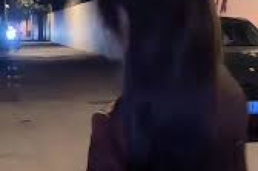 闫学晶直播翻车：封号丢代言，人设崩塌难挽回
