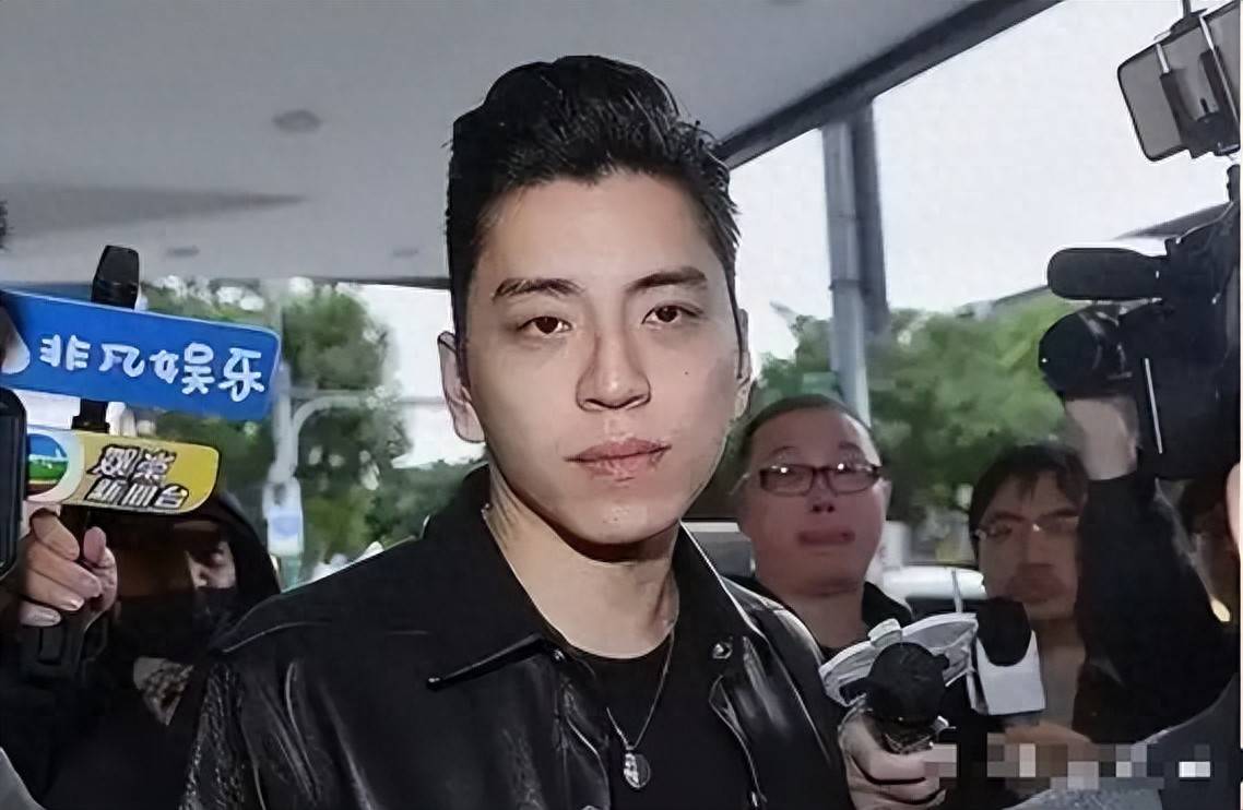 明星形象变化引发关注