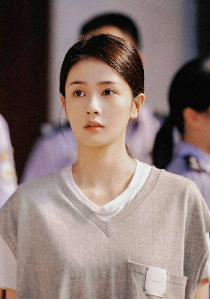 小城女孩铁证六连辟谣,流量明星人设一夜崩塌