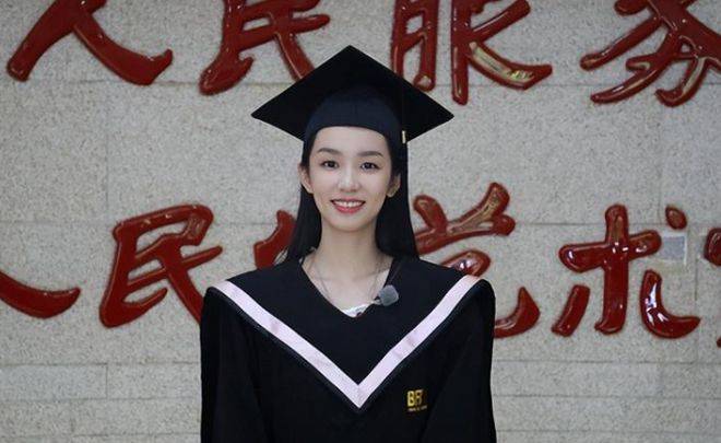 娱乐再曝不拉窗帘名场面,自然反应明显