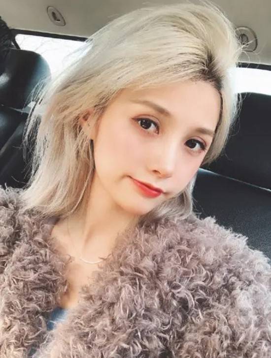 夏美写真曝光形象争议?网红故事引讨论
